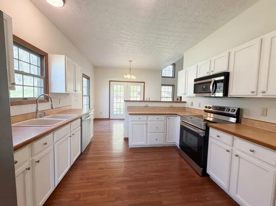 352 Highbanks Valley Court, Newark, OH 43055 - #2