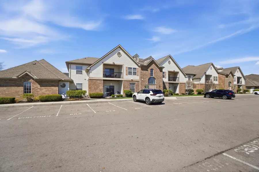 675 Hidden Springs Drive, Lewis Center, OH 43035 - #2