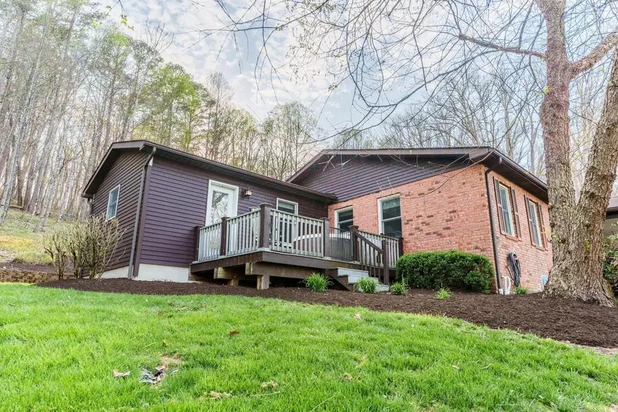 19369 Wagner Road, Laurelville, OH 43135 - #3