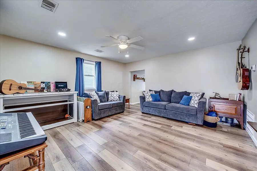 349 Barnes Avenue, Circleville, OH 43113 - #2