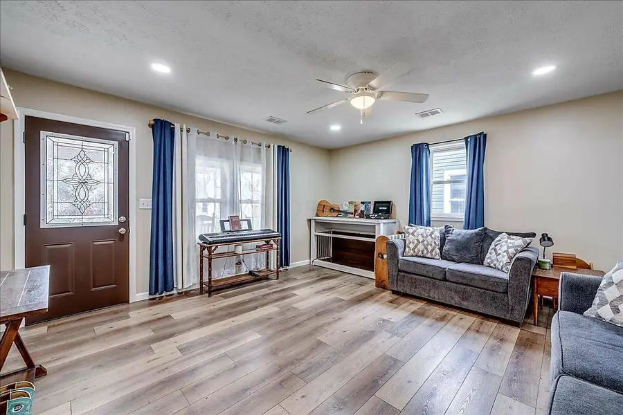 349 Barnes Avenue, Circleville, OH 43113 - #3