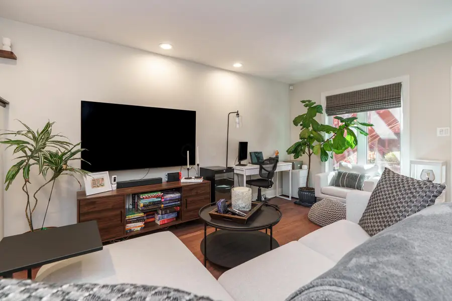 285 Lear Street, Columbus, OH 43206 - #3