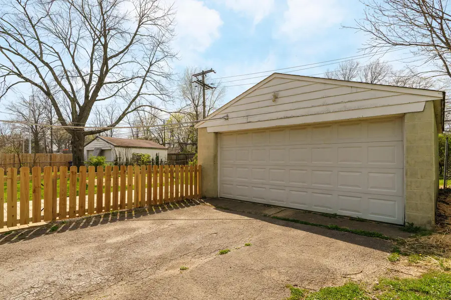 805 Exeter Road, Whitehall, OH 43213 - #2