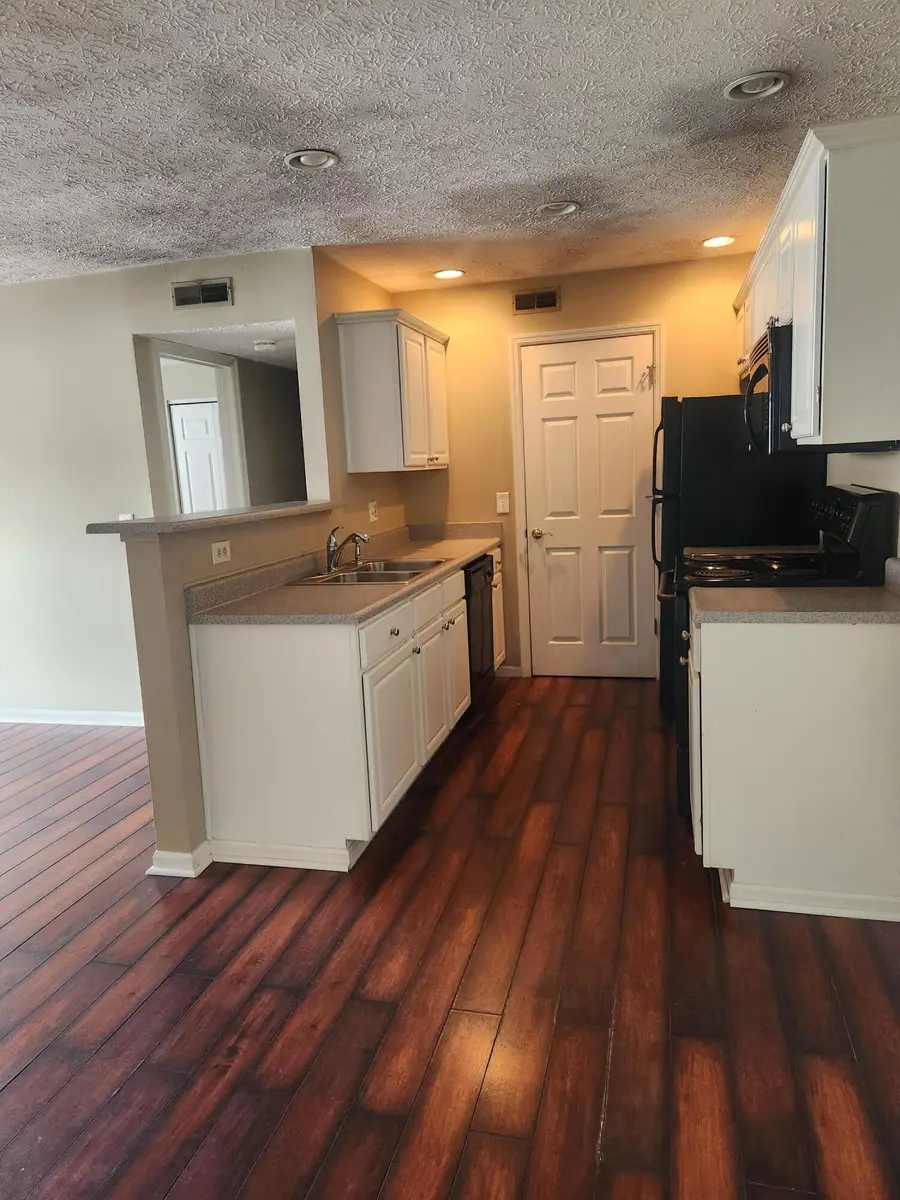 5423 Garden Ridge, Columbus, OH 43228 - #3