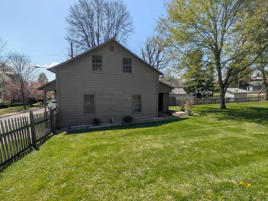 114 W Sheridan Avenue, Somerset, OH 43783 - #2