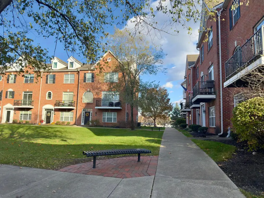 67 Highland Pointe Circle, Columbus, OH 43235 - #2