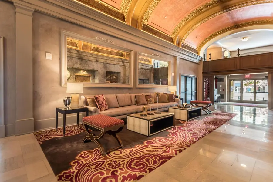 51 N High Street, 403, Columbus, OH 43215 - #3