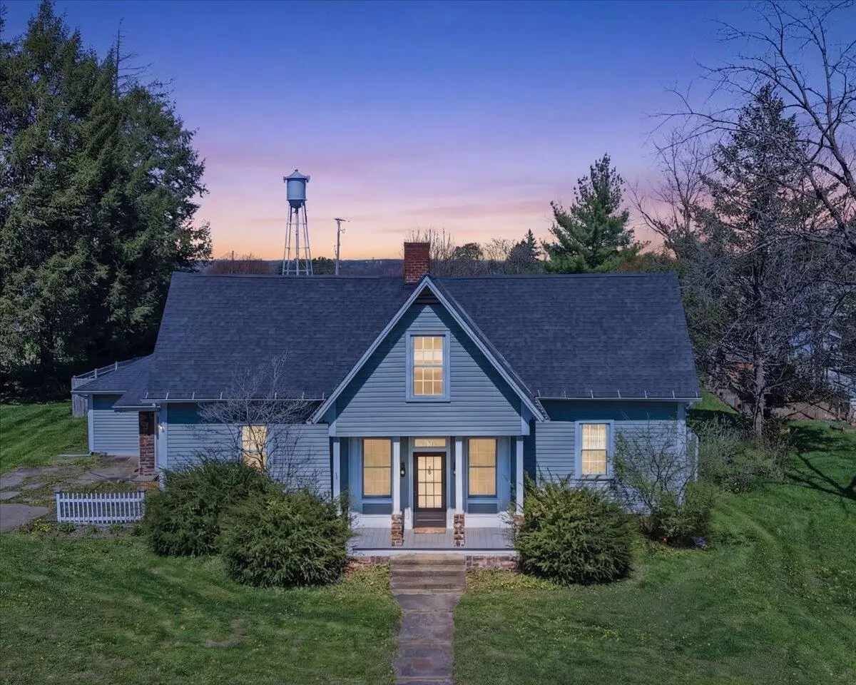 122 W Sandusky Street, Fredericktown, OH 43019 - #1