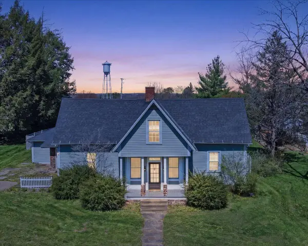 122 W Sandusky Street, Fredericktown, OH 43019