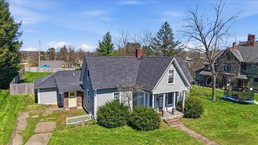 122 W Sandusky Street, Fredericktown, OH 43019 - #3