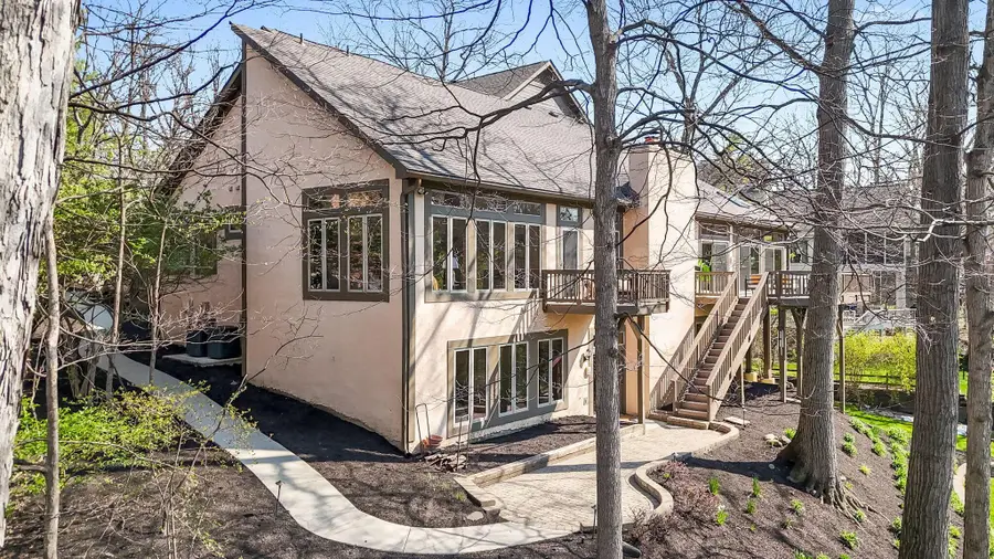 117 Lake Bluff Drive, Columbus, OH 43235 - #2