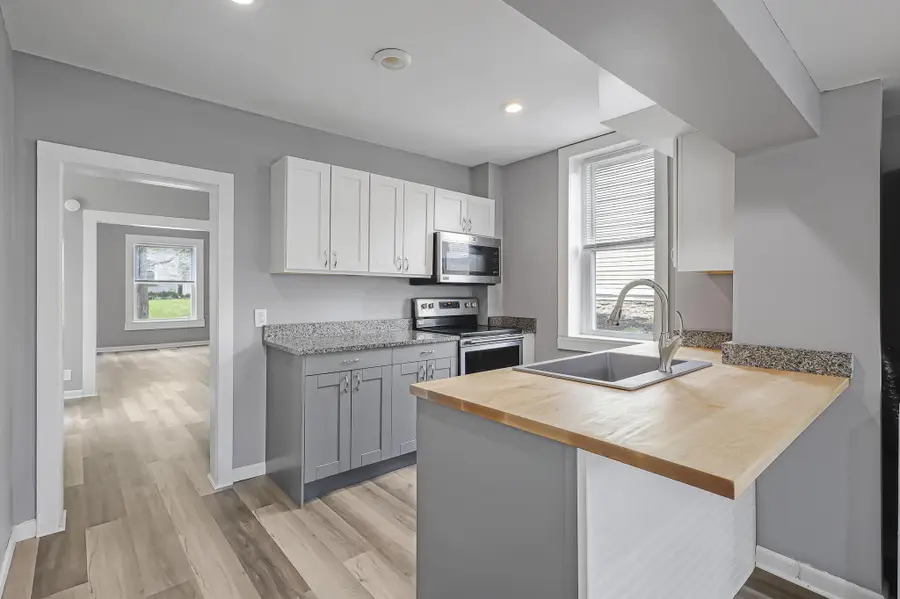 90 S Columbus Street, Sunbury, OH 43074 - #2