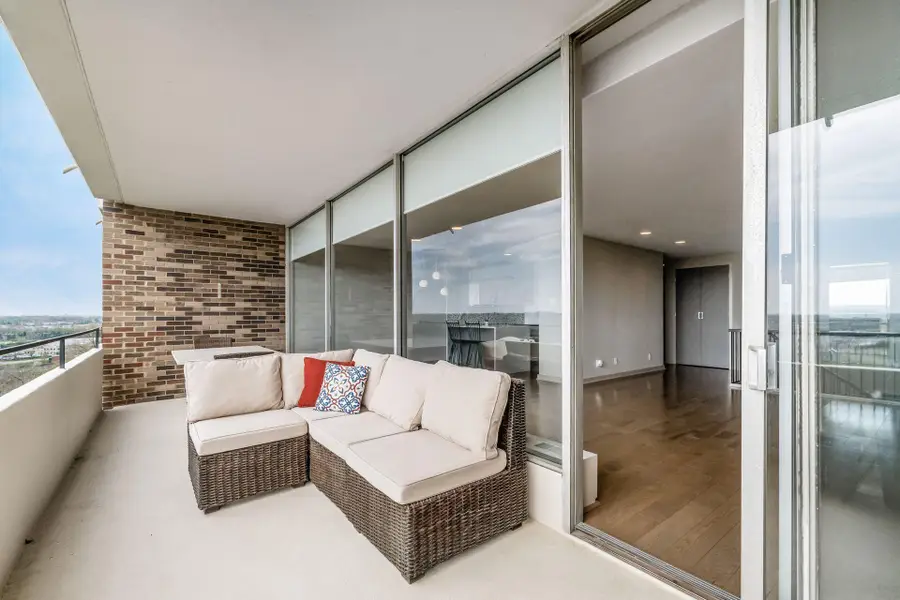 1000 Urlin Avenue, Columbus, OH 43212 - #3