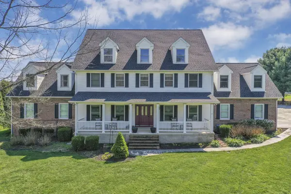 6797 Thoreau Lane Ne, Baltimore, OH 43105