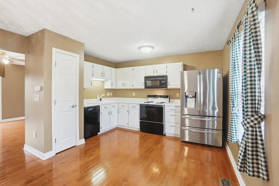 1066 Rousseau Lane, Galloway, OH 43119 - #3