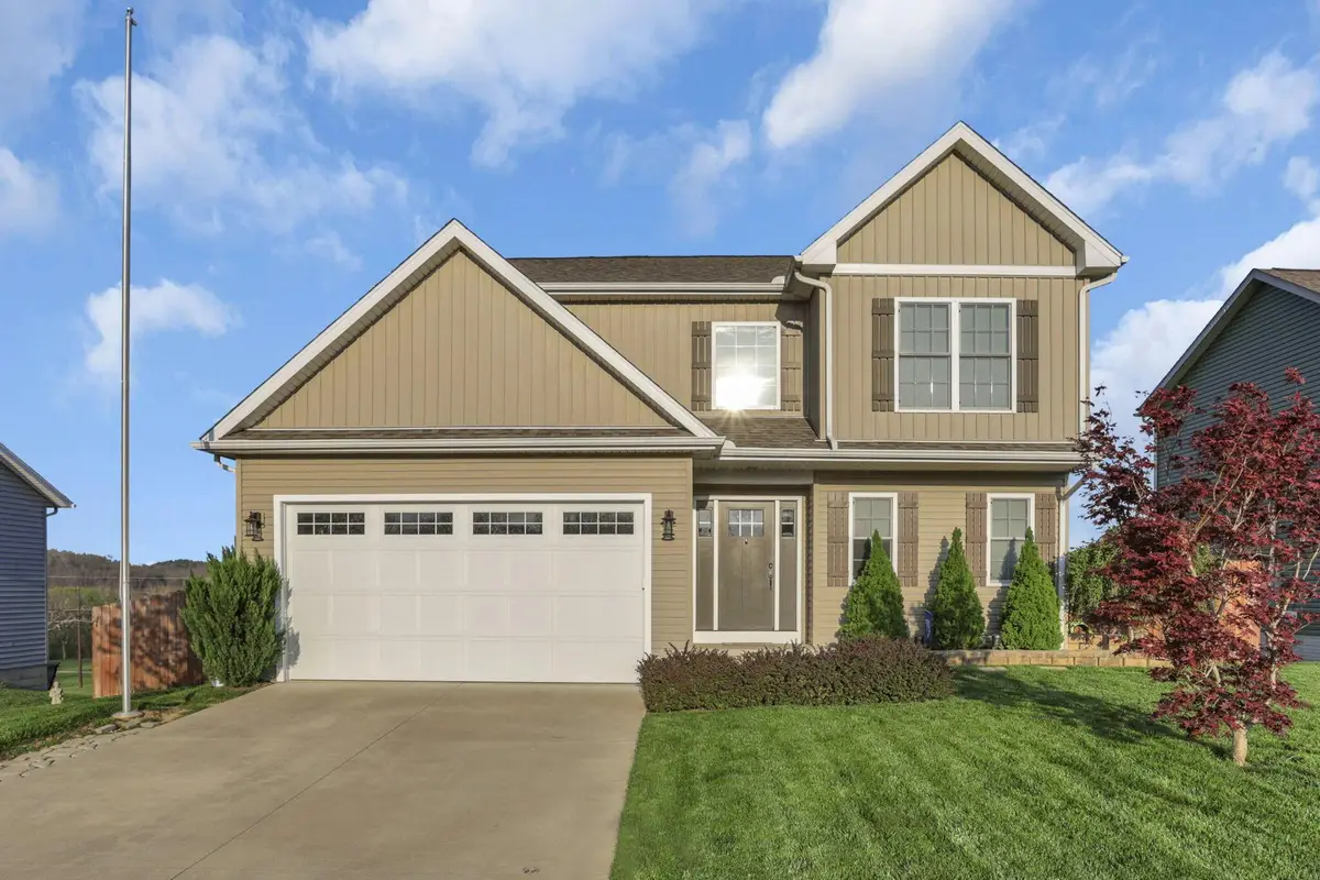 806 Hobart Avenue, Logan, OH 43138 - #1