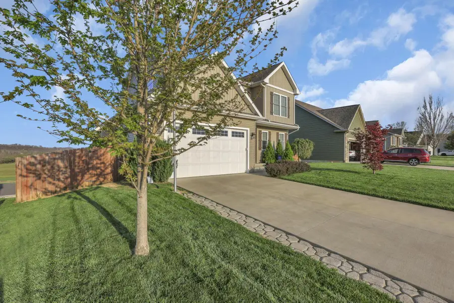 806 Hobart Avenue, Logan, OH 43138 - #3