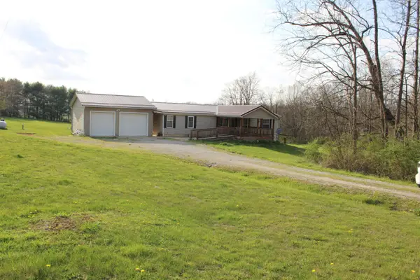 8563 Hazel Dell Road, Howard, OH 43028