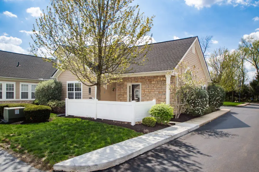 297 Cover Place, Columbus, OH 43235 - #2