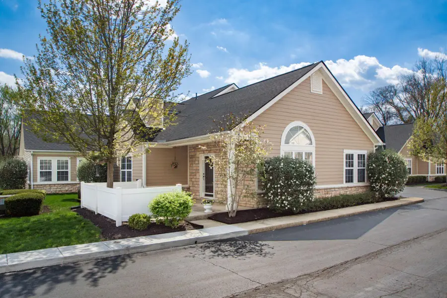 297 Cover Place, Columbus, OH 43235 - #3