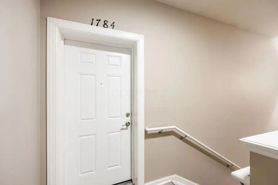 1784 Ridgecliff Road, Upper Arlington, OH 43221 - #3