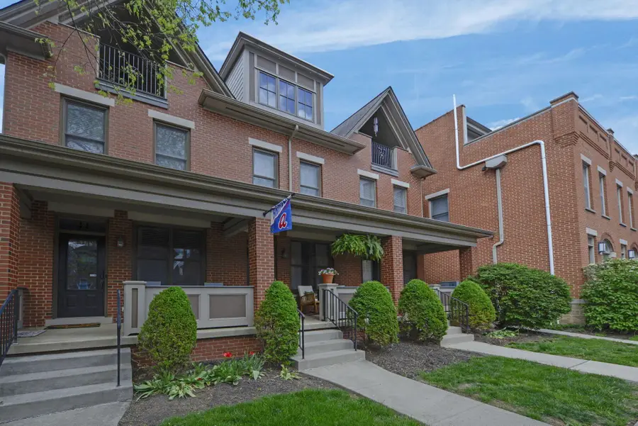 46 E Russell Street, Columbus, OH 43215 - #3