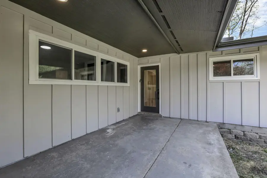 1297 Bristol Court, Circleville, OH 43113 - #2