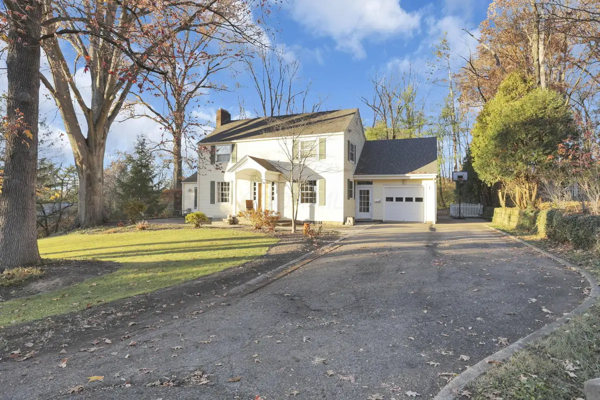 1105 E Chestnut Street, Mount Vernon, OH 43050 - #1