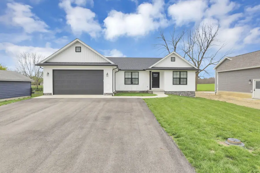 315 Oak Street, Centerburg, OH 43011 - #2