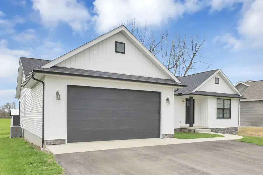 315 Oak Street, Centerburg, OH 43011 - #3