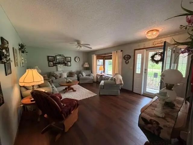 4630 Chestnut Hills Road Ne, Newark, OH 43055 - #3