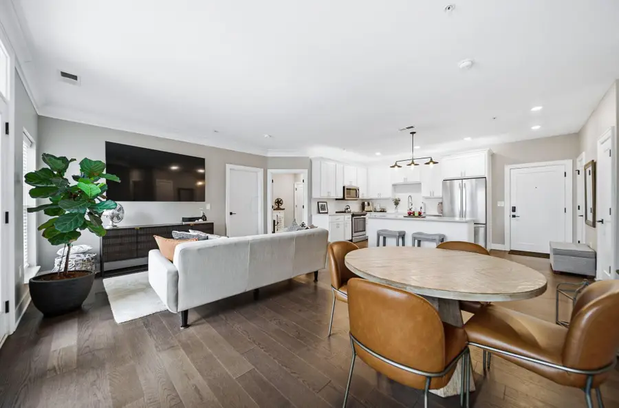 1670 E Broad Street, Columbus, OH 43203 - #3