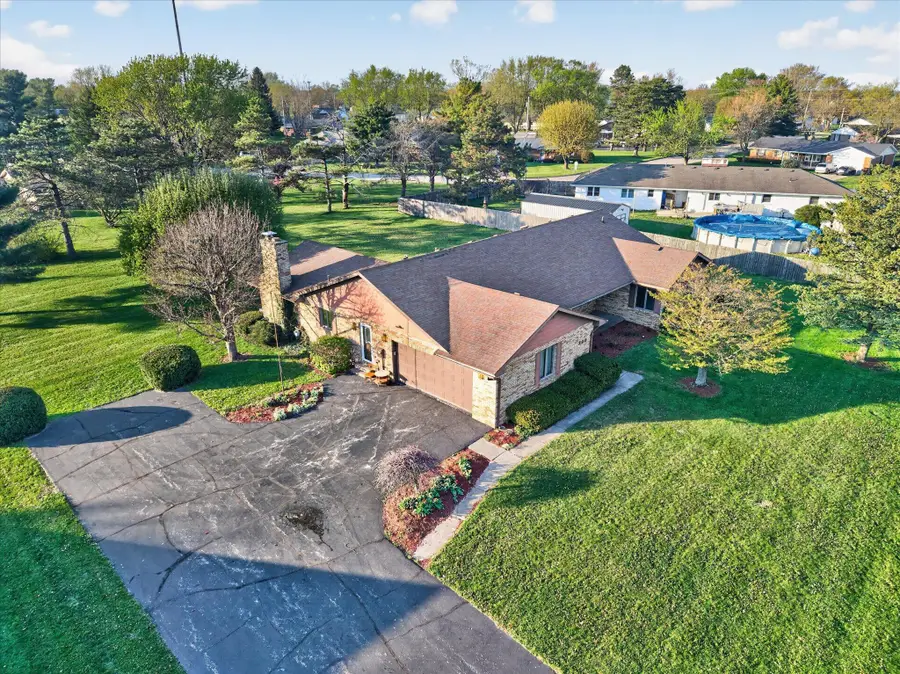 235 San Mar Gale Drive, Sabina, OH 45169 - #2