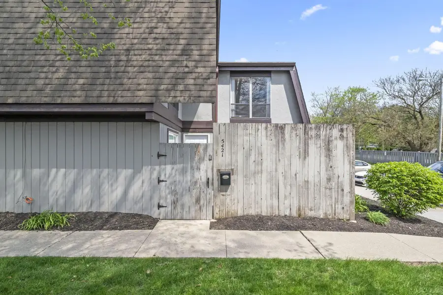 5421 Worthington Forest Place E, Columbus, OH 43229 - #2