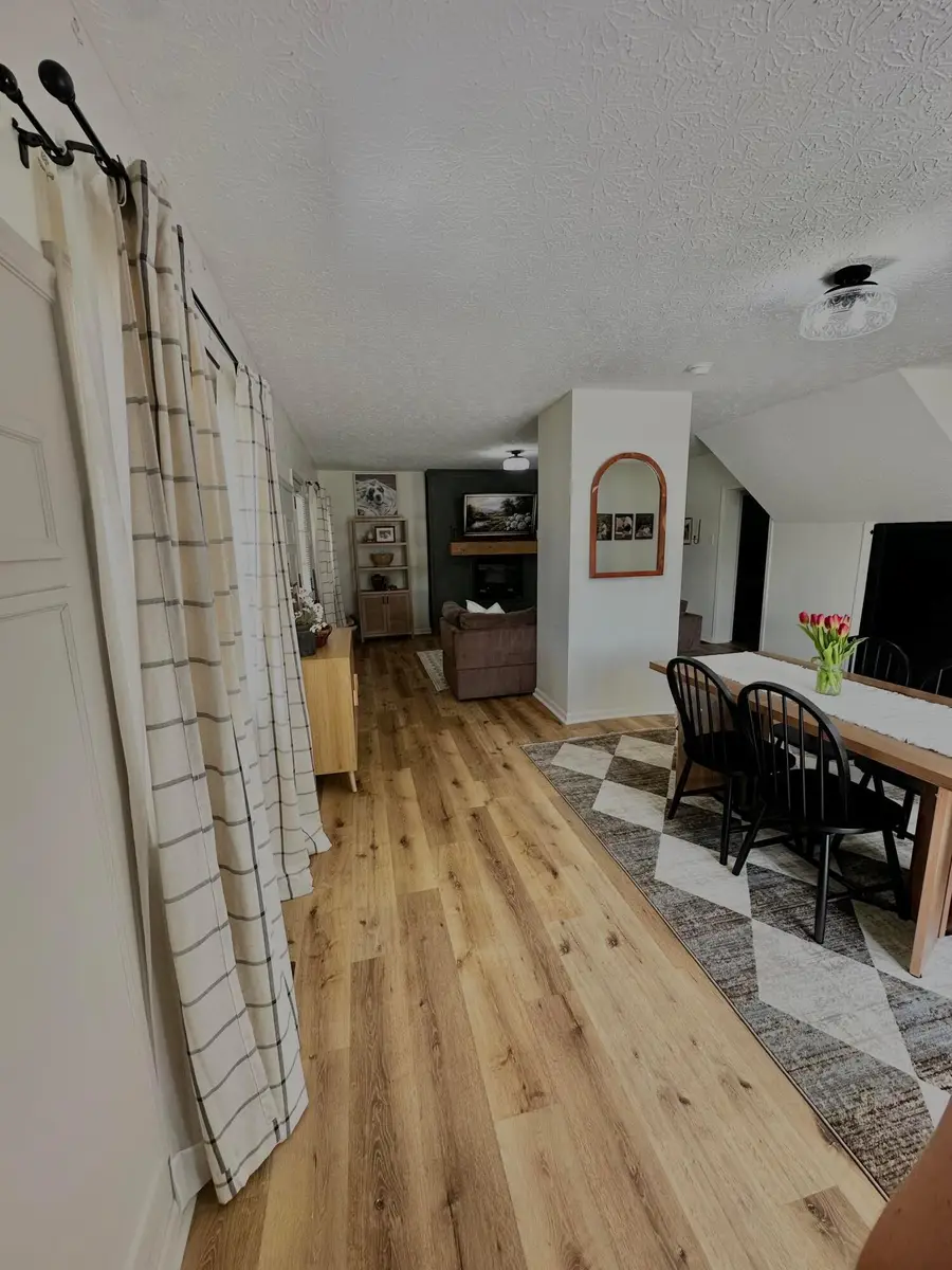 220 Barnes Avenue, Circleville, OH 43113 - #3