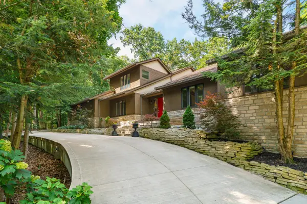 630 Woods Hollow Lane, Powell, OH 43065