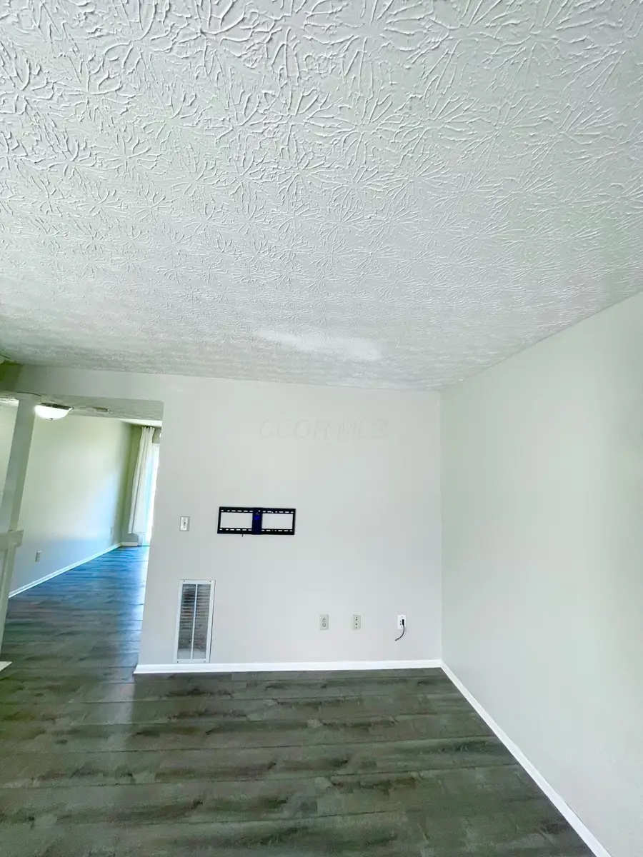 8174 Rochester Way, Westerville, OH 43081 - #3