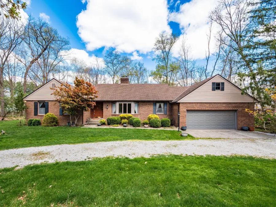 2434 Carriage Road, Powell, OH 43065 - #2