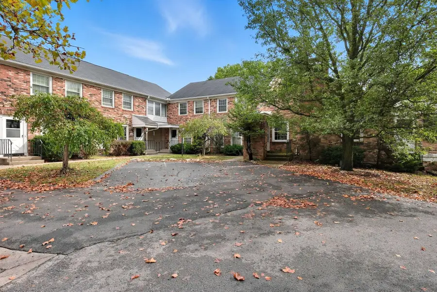 5366 Yorkshire Vill Lane, Columbus, OH 43232 - #2