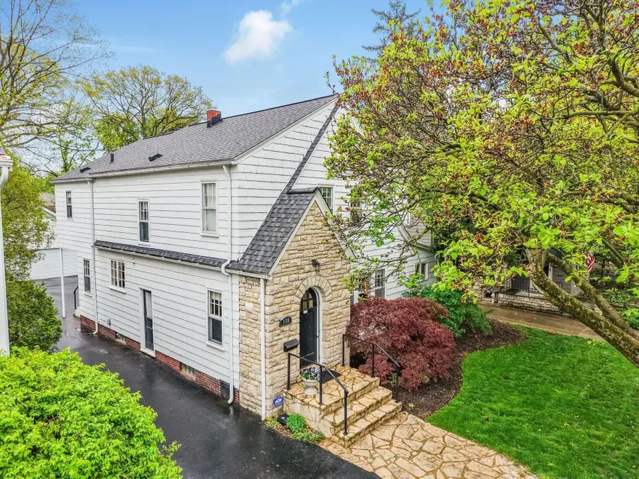 108 N Stanwood Road, Bexley, OH 43209 - #2