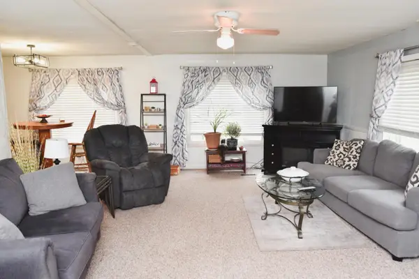 696 Riviera Court, Columbus, OH 43207