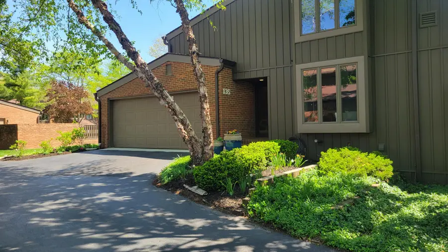 135 Glen Circle, Worthington, OH 43085 - #2