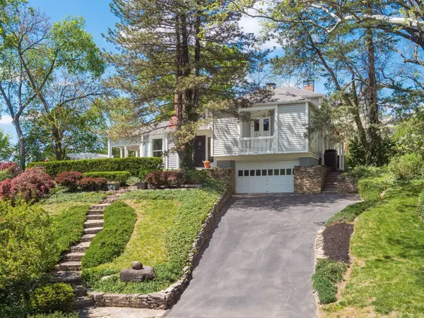 2112 Lower Chelsea Road, Upper Arlington, OH 43212