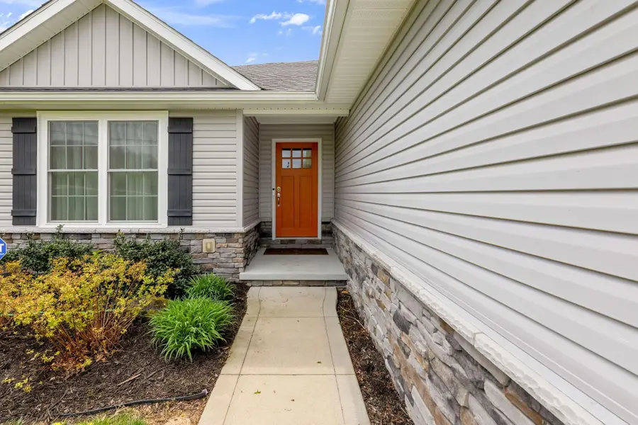 21146 Floralwood Drive, Howard, OH 43028 - #3