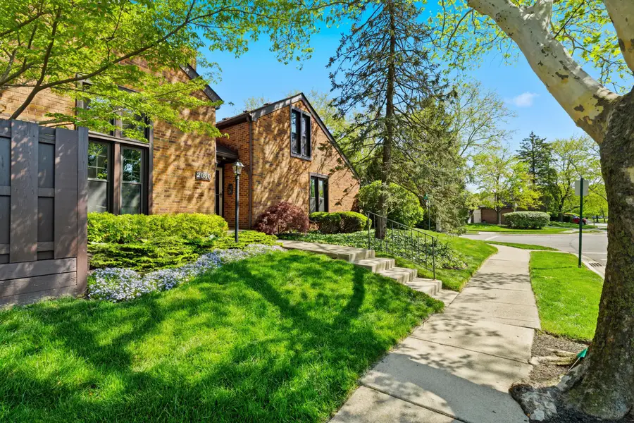 2080 Mackenzie Drive, Upper Arlington, OH 43220 - #3