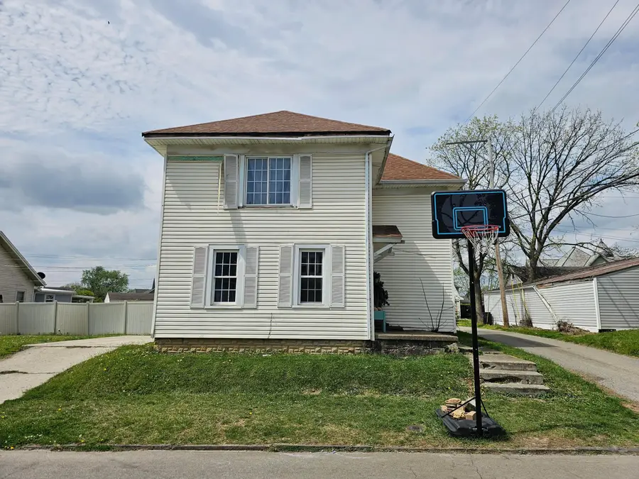 319 Hopkins Street, Washington Court House, OH 43160 - #2
