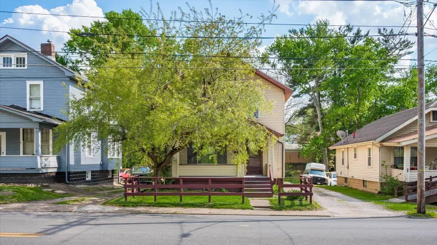 954 Pershing Road, Zanesville, OH 43701 - #2