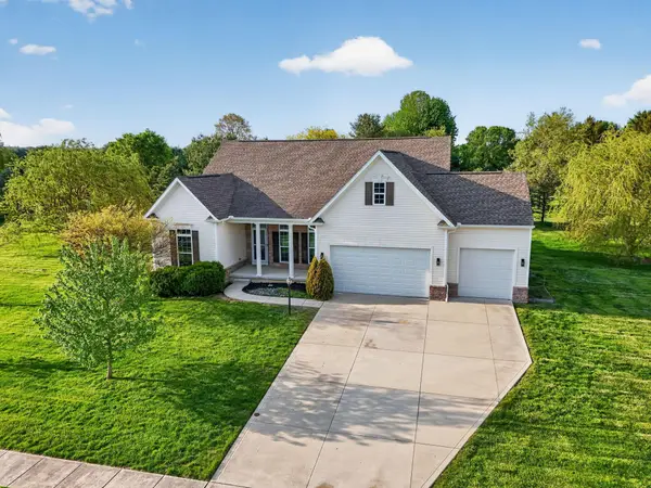 100 York Gate Drive, Pataskala, OH 43062