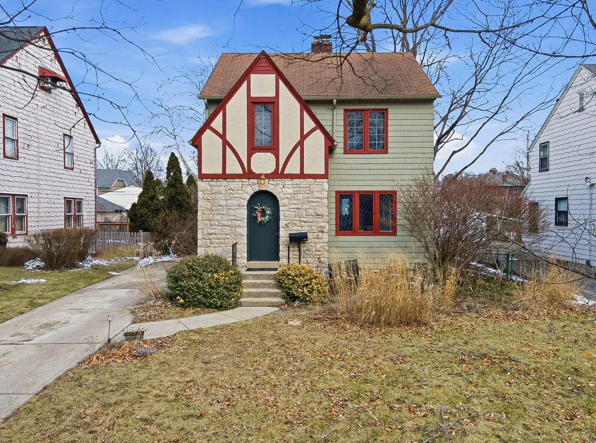 1002 S Cassingham Road, Columbus, OH 43209 - #1