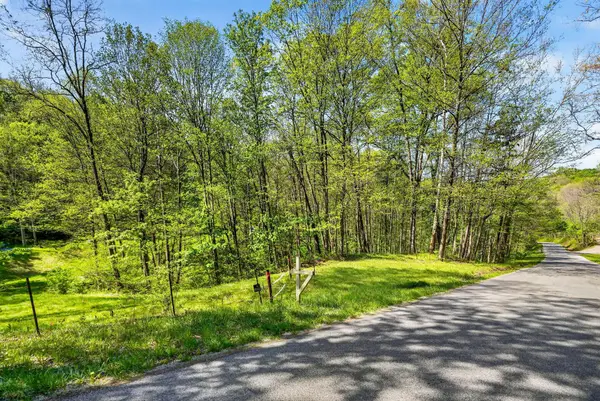 15955 Fossil Rock Road, Athens, OH 45701